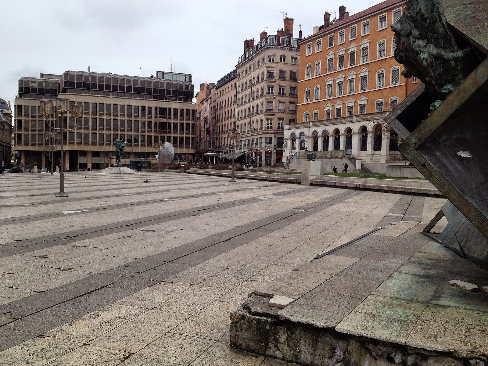 HDV Plaza Lyon Skate Spot 5/5