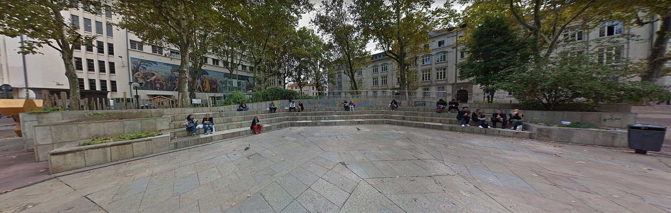 Place Guichard Spot Street Lyon Skate Spot 2/5