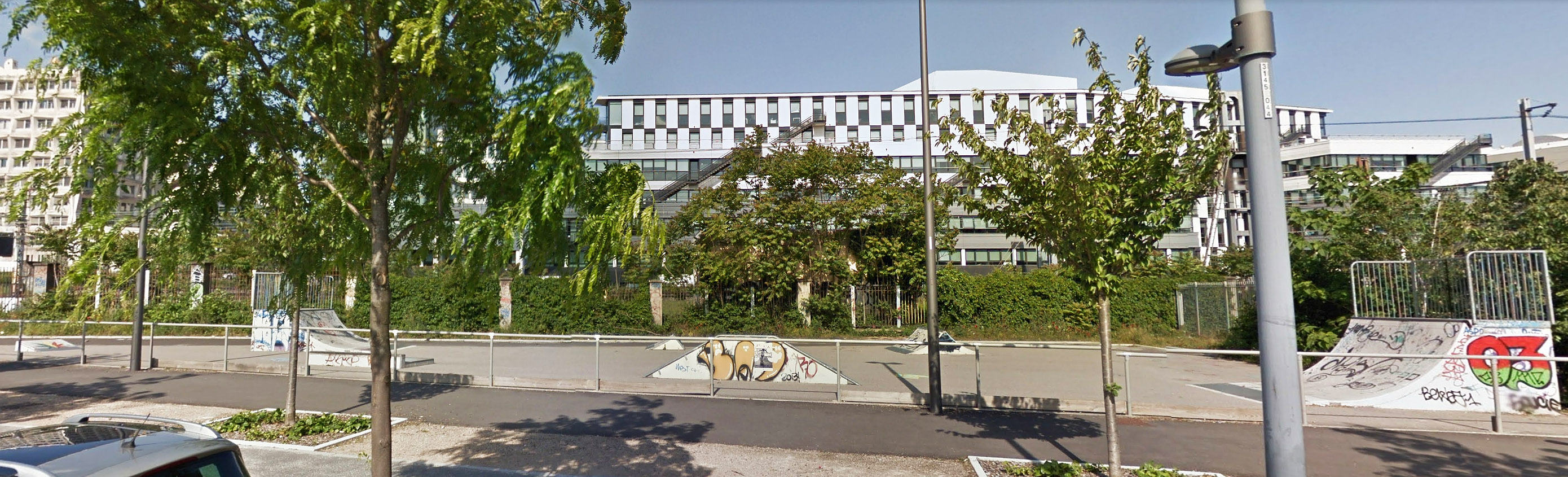 Mouton Duvernet Skatepark Lyon Skate Spot 1/5