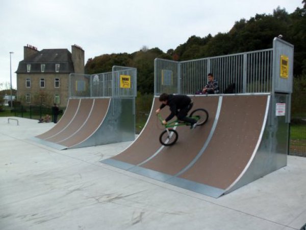 Pont Ezer Skatepark Guingamp Skate Spot 2/5