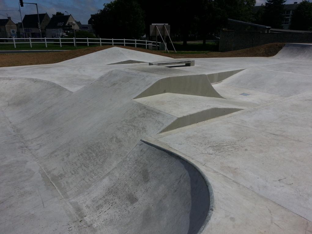 Bayeux Skatepark Bayeux Skate Spot 3/5