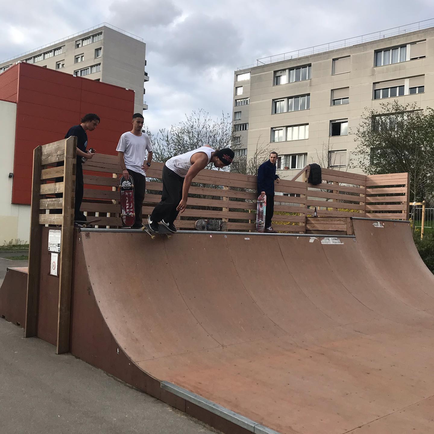 Stade des Esselieres Mini Le Kremlin Bicêtre Skate Spot 3/5