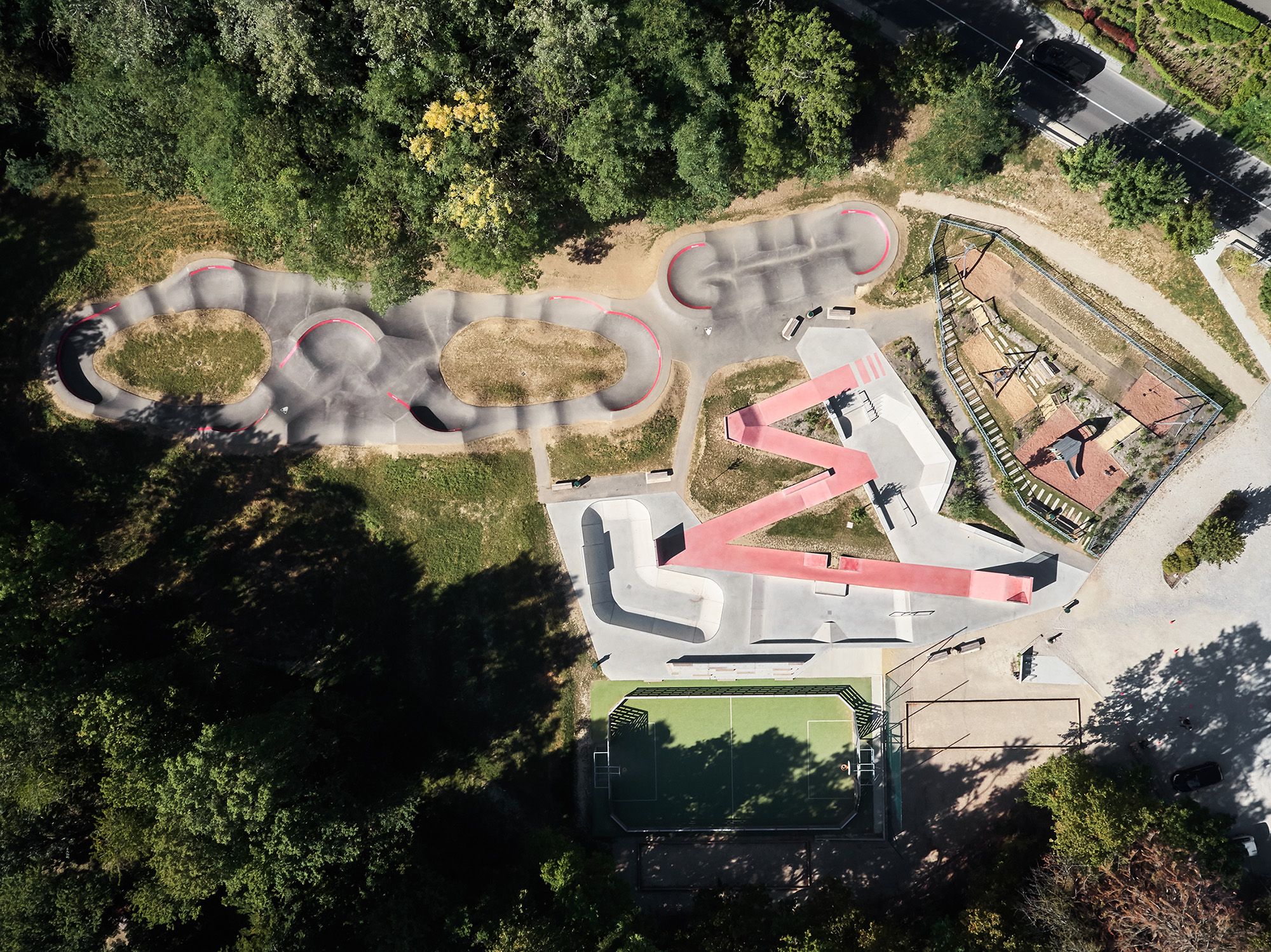 Parc du Journans Pumptrack Gex Skate Spot 3/5