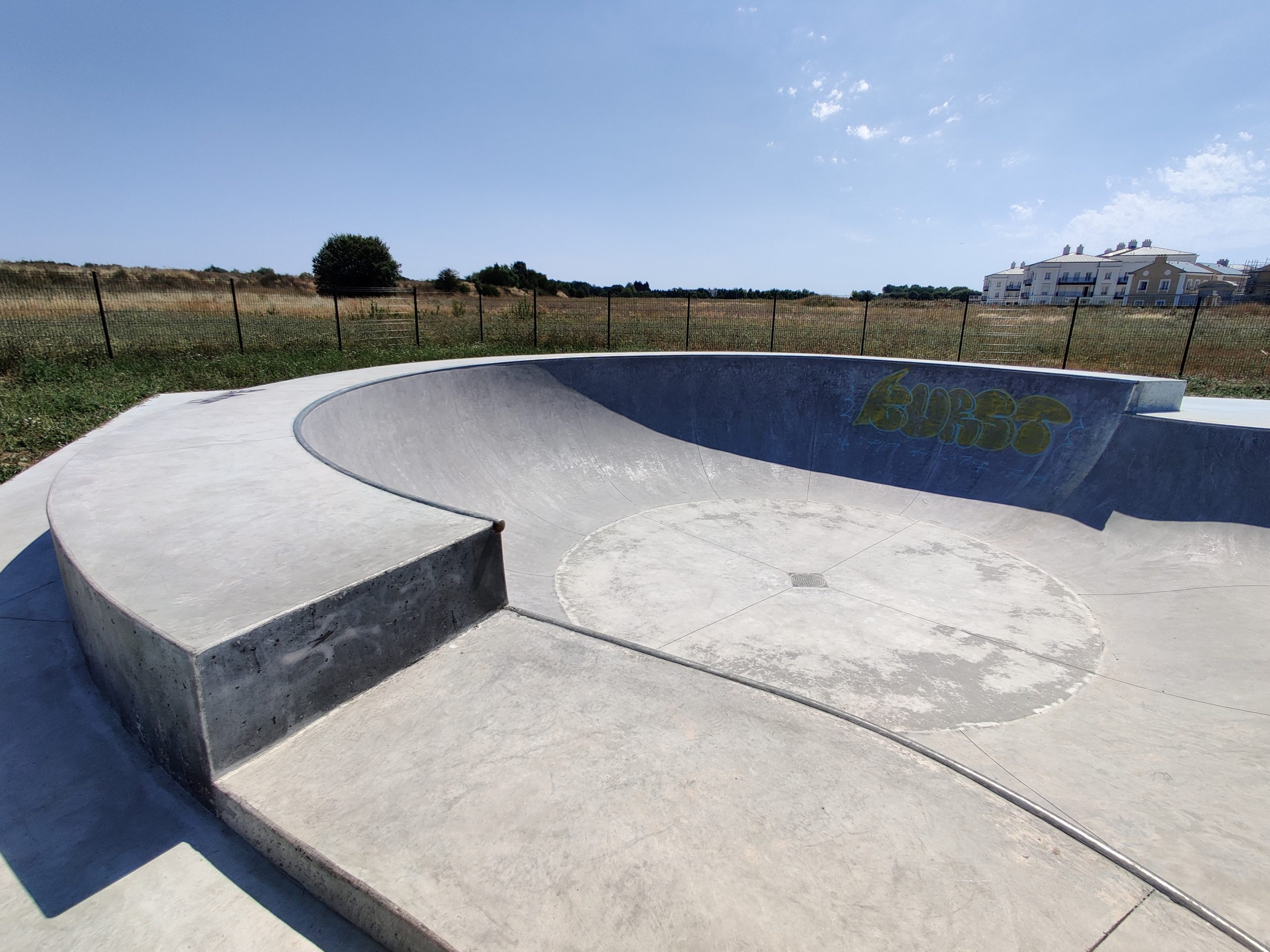 Flow Park Skatepark Serris Skate Spot 4/5