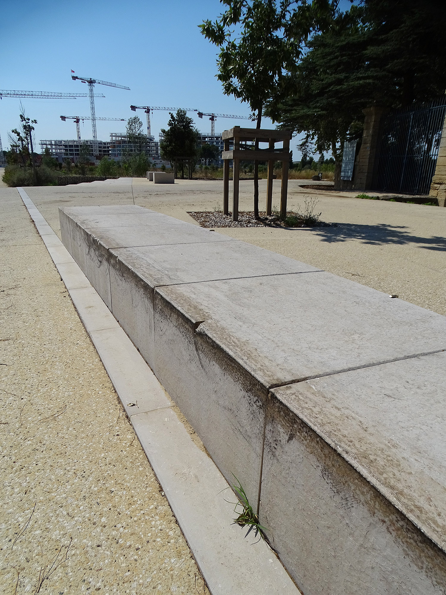 Château de la Mogère Spot Street Montpellier Skate Spot 3/5
