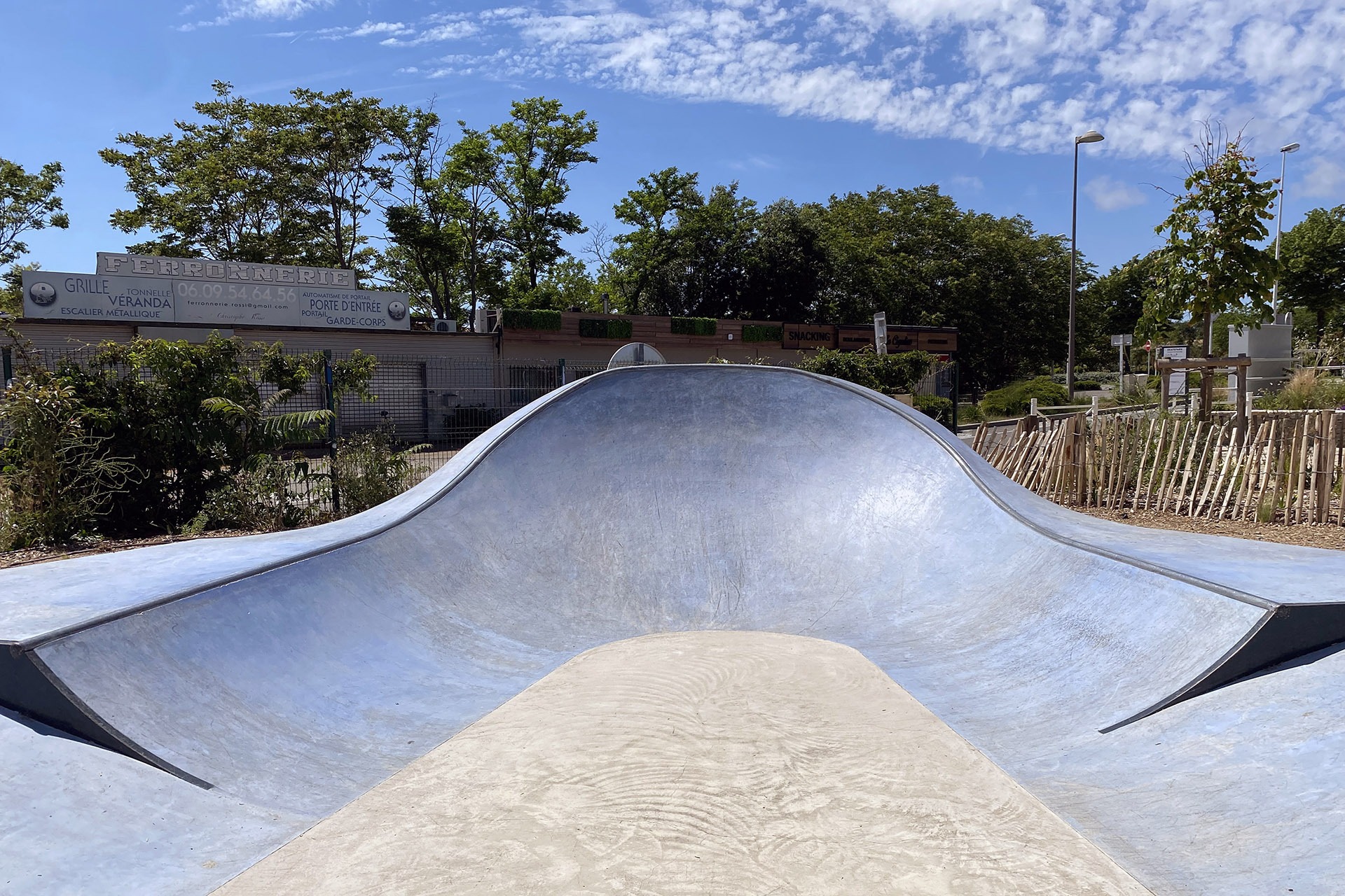 Yann Casasreales Bowl Saint-Cyr-sur-Mer Skate Spot 4/5