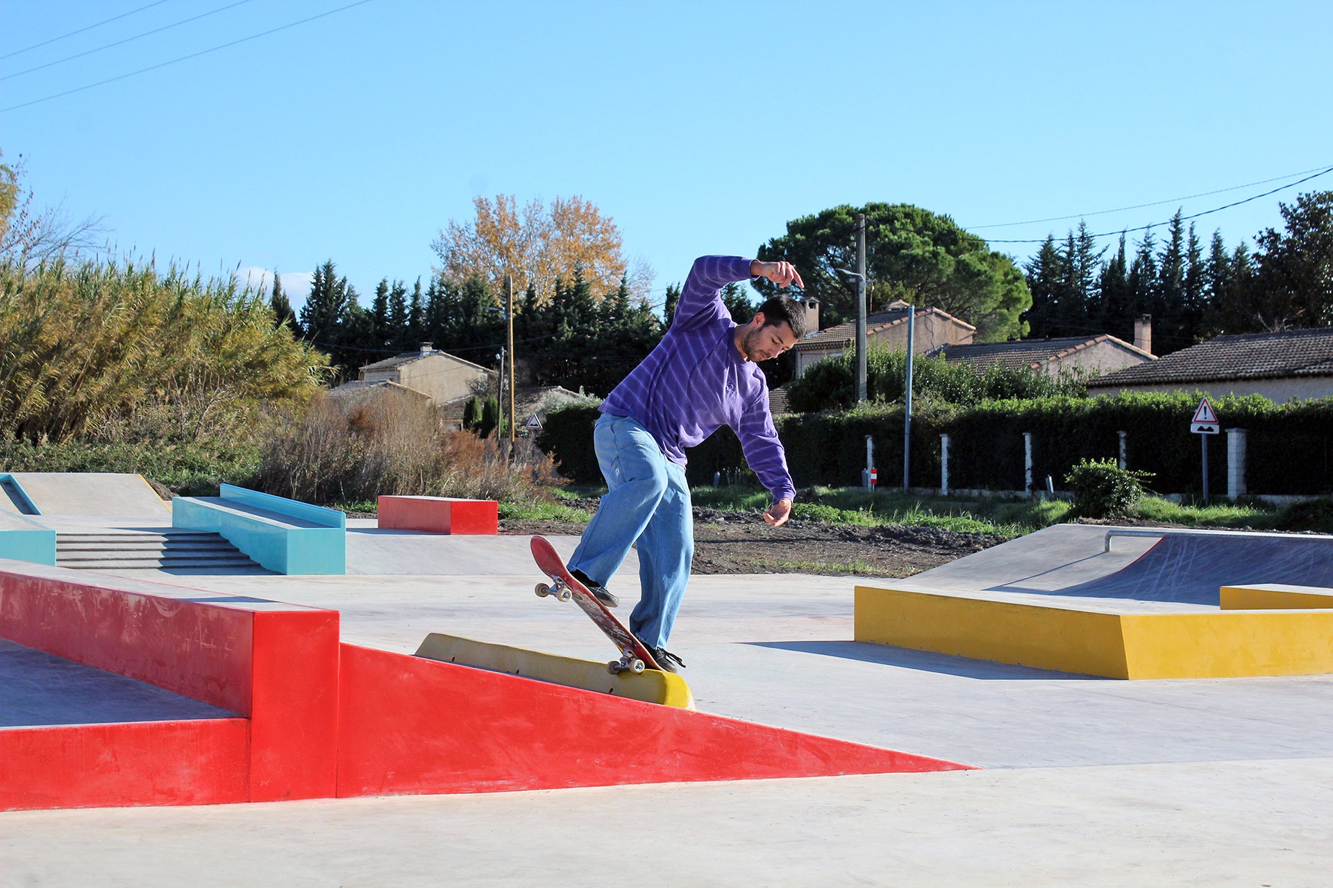 Pré du May Spot Street Caumont-sur-Durance Skate Spot 3/5