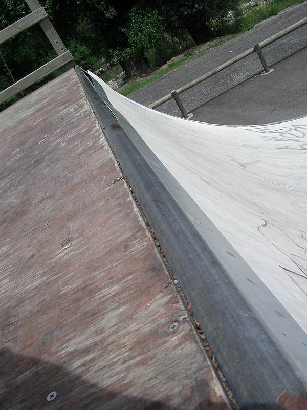 Espalungue Skatepark Arudy Skate Spot 1/5
