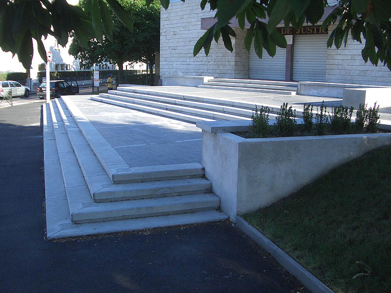 Palais de Justice Spot Street Bayonne Skate Spot 4/5