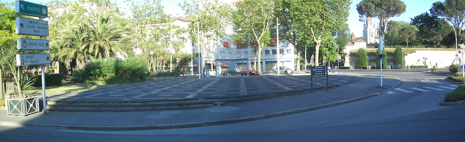 Place des Basques Spot Street Bayonne Skate Spot 4/5