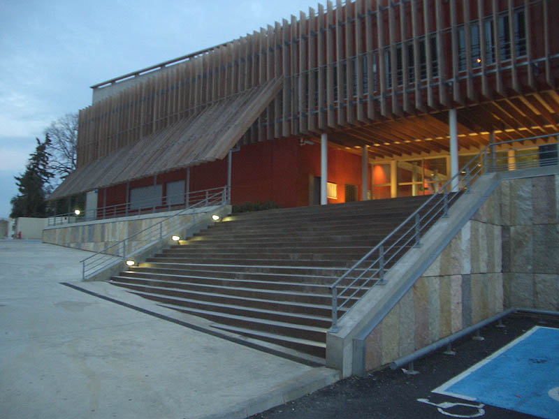 Collège Lucie Aubrac Spot Street Béziers Skate Spot 3/5