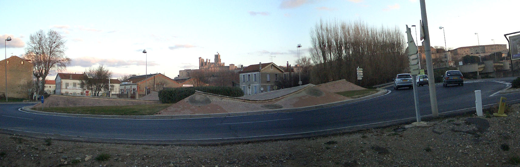 Rond-Point Occitanie Art Béziers Skate Spot 3/5
