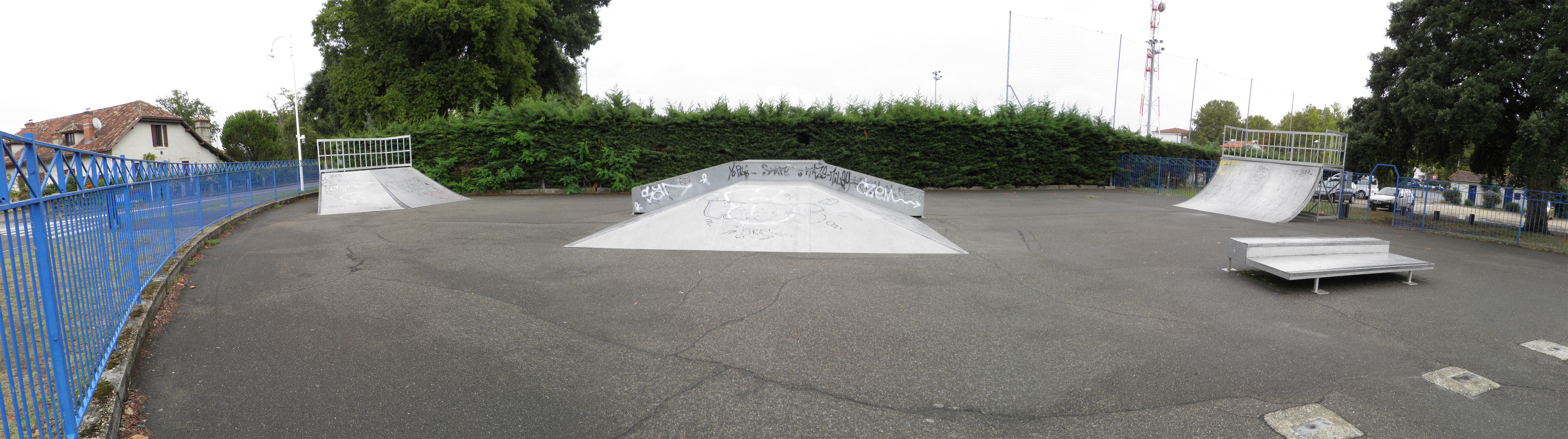 Stade Triscos Skatepark Biscarrosse Skate Spot 2/5