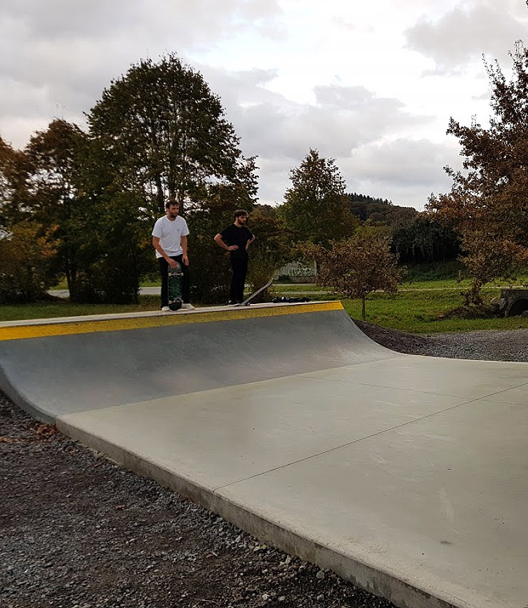 Le Lagoin Skatepark Assat Skate Spot 3/5