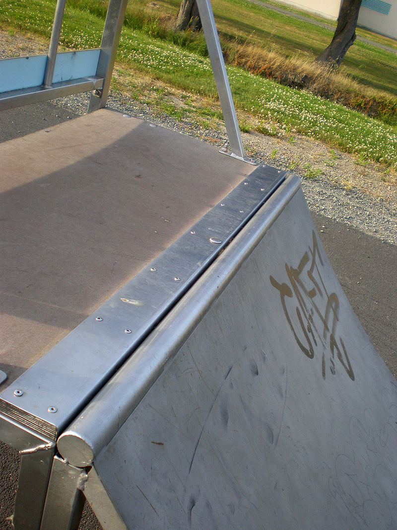 Gymnase Skatepark Villeneuve en Retz Skate Spot 1/5