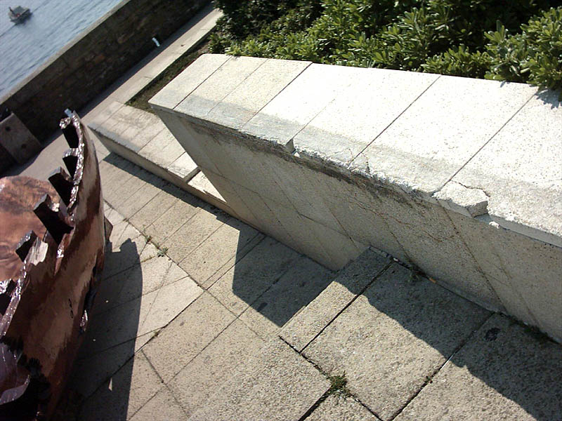 Le Quai Plaza Concarneau Skate Spot 4/5