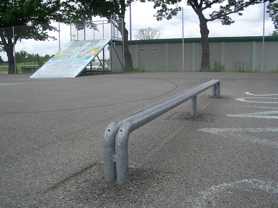 Bellevue Skatepark Grandchamp des Fontaines Skate Spot 1/5