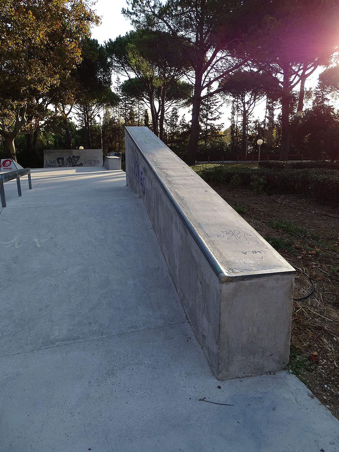 Parc des Sports Skatepark La Grande Motte Skate Spot 3/5