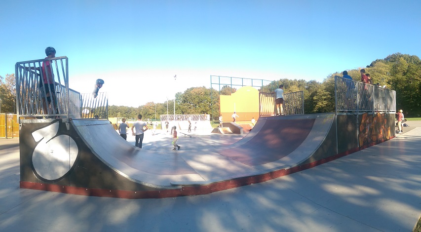 Plaines des Sports Skatepark Lons Skate Spot 3/5
