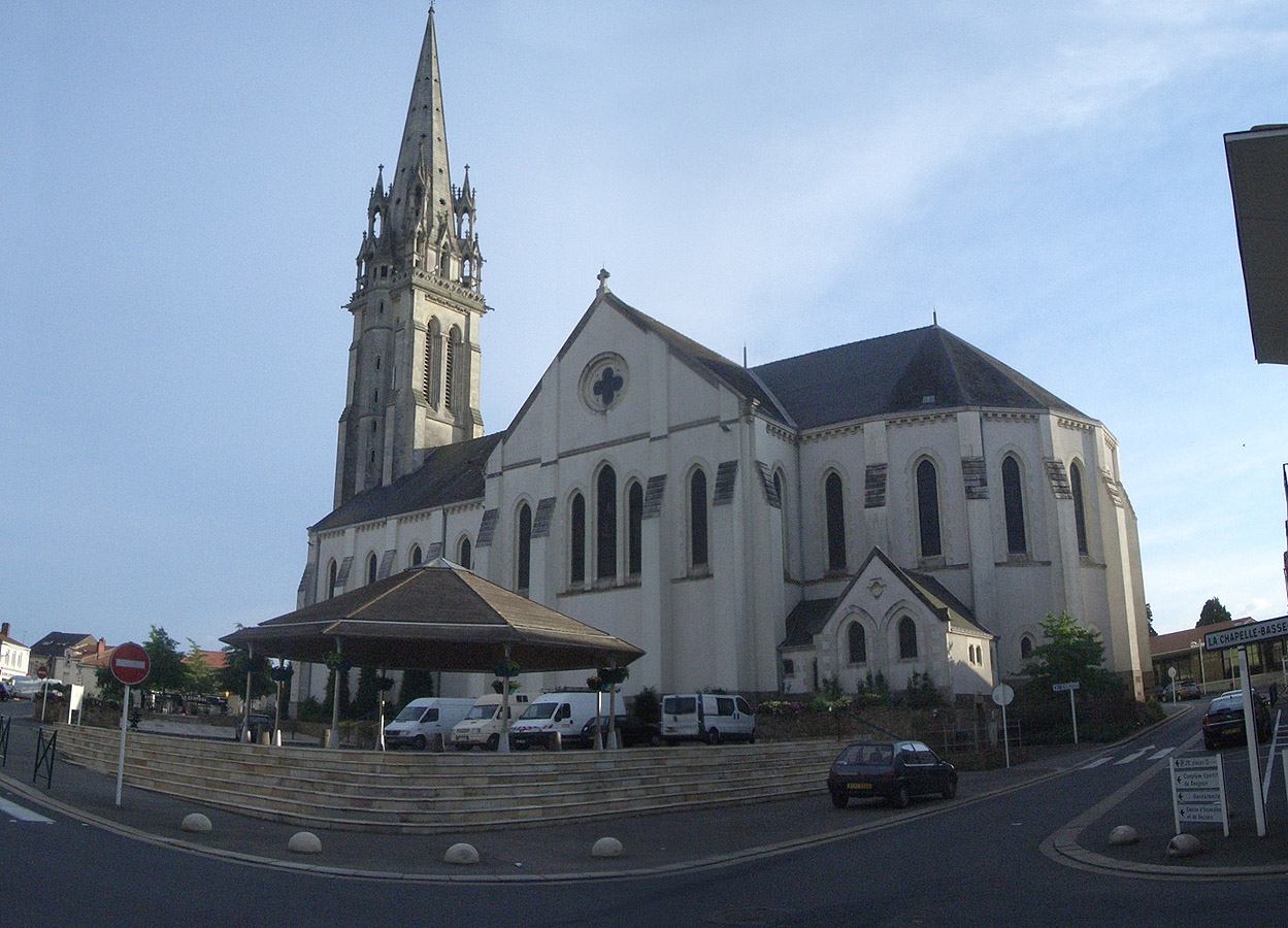 Église St Jean Spot Street Le Loroux Bottereau Skate Spot 3/5