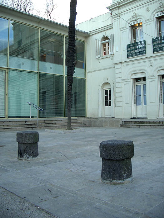 Hotel de Ville Spot Street Lunel Skate Spot 2/5