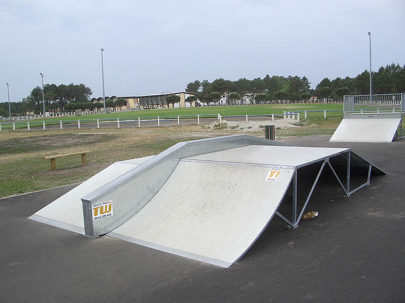 La Piscine Skatepark Mimizan Skate Spot 2/5