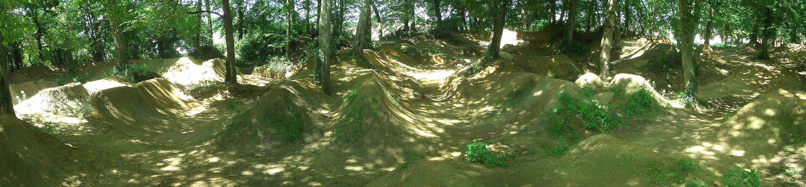 Nahuques Dirt Dirt Mont de Marsan Skate Spot 5/5