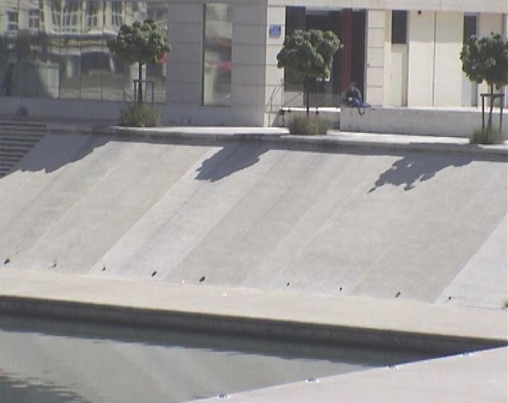 Hotel de Région Spot Street Montpellier Skate Spot 3/5