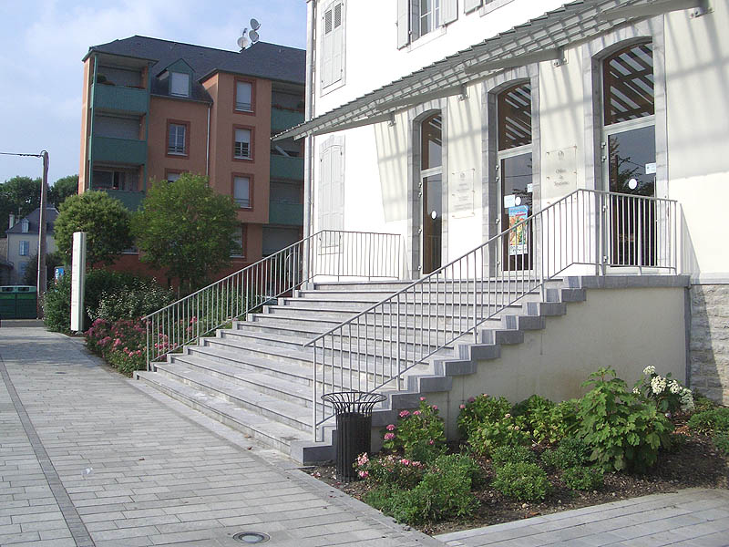 Espace Jéliote Spot Street Oloron Sainte Marie Skate Spot 3/5