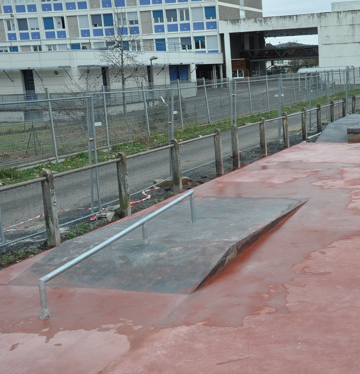 Collège Tristan Skatepark Oloron Sainte Marie Skate Spot 4/5