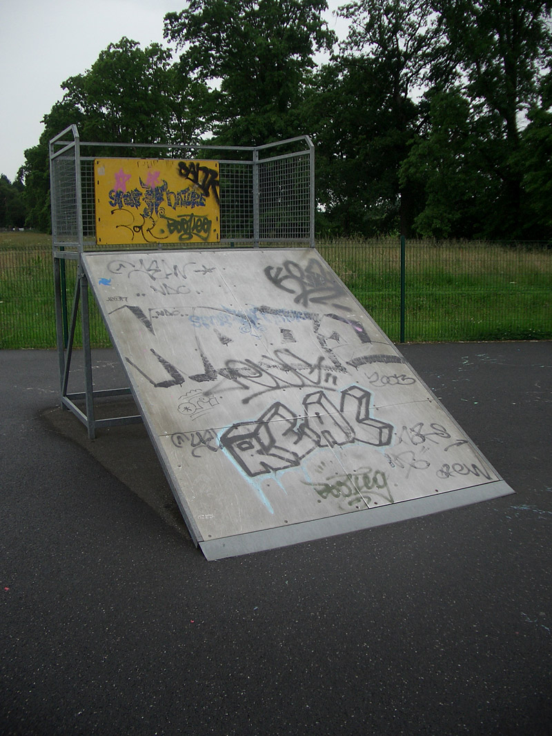 Les Garettes Skatepark Orvault Skate Spot 2/5