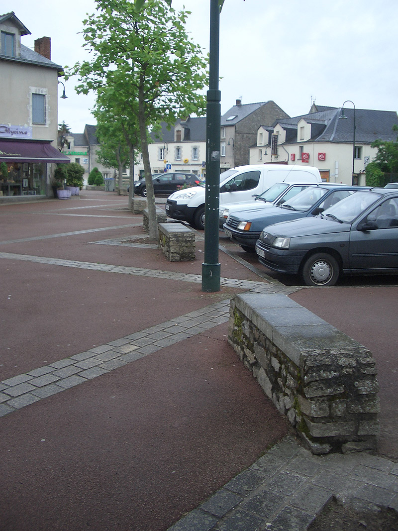 L' Église Spot Street Orvault Skate Spot 2/5