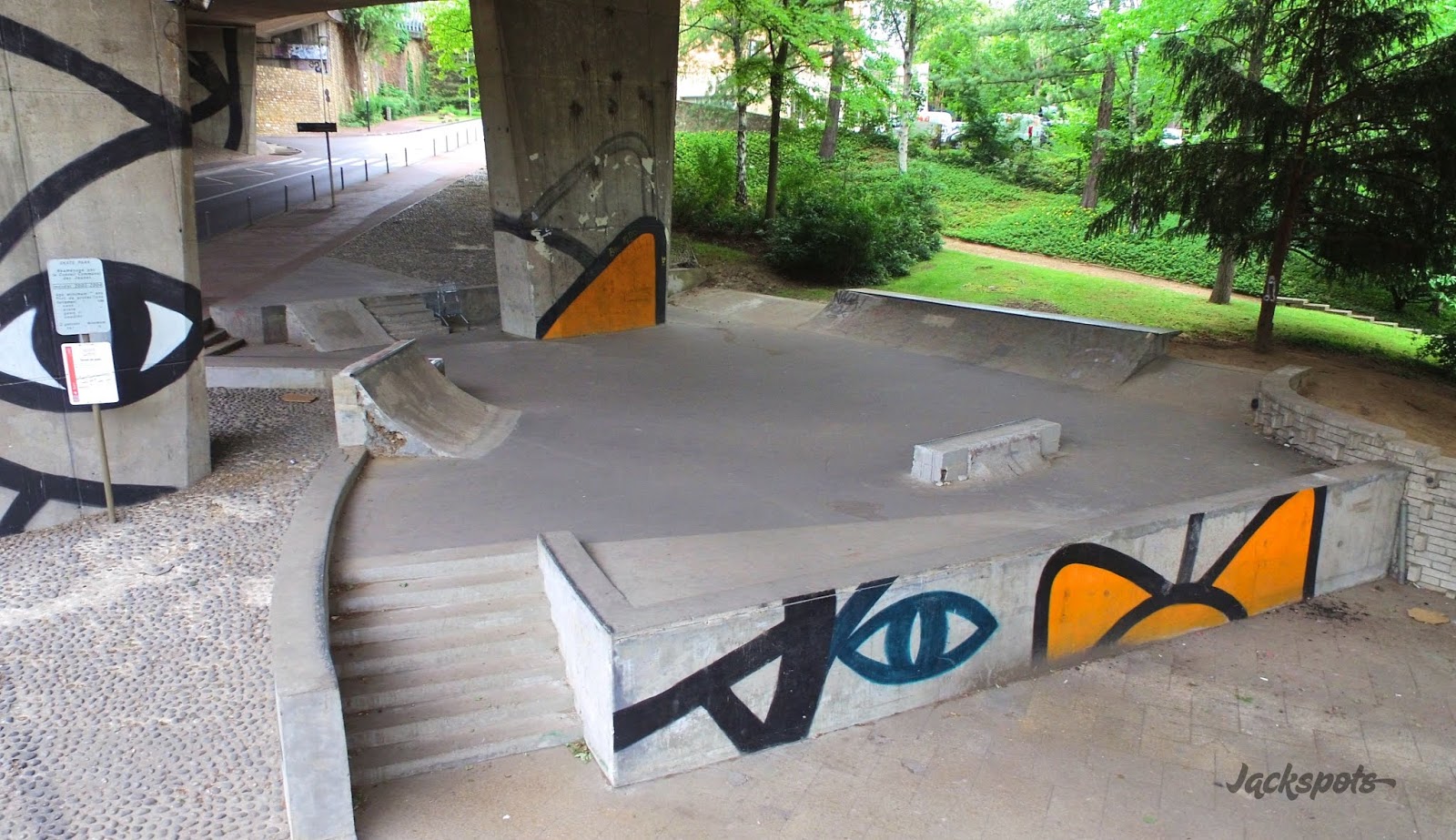 N 118 Skatepark Sèvres Skate Spot 5/5