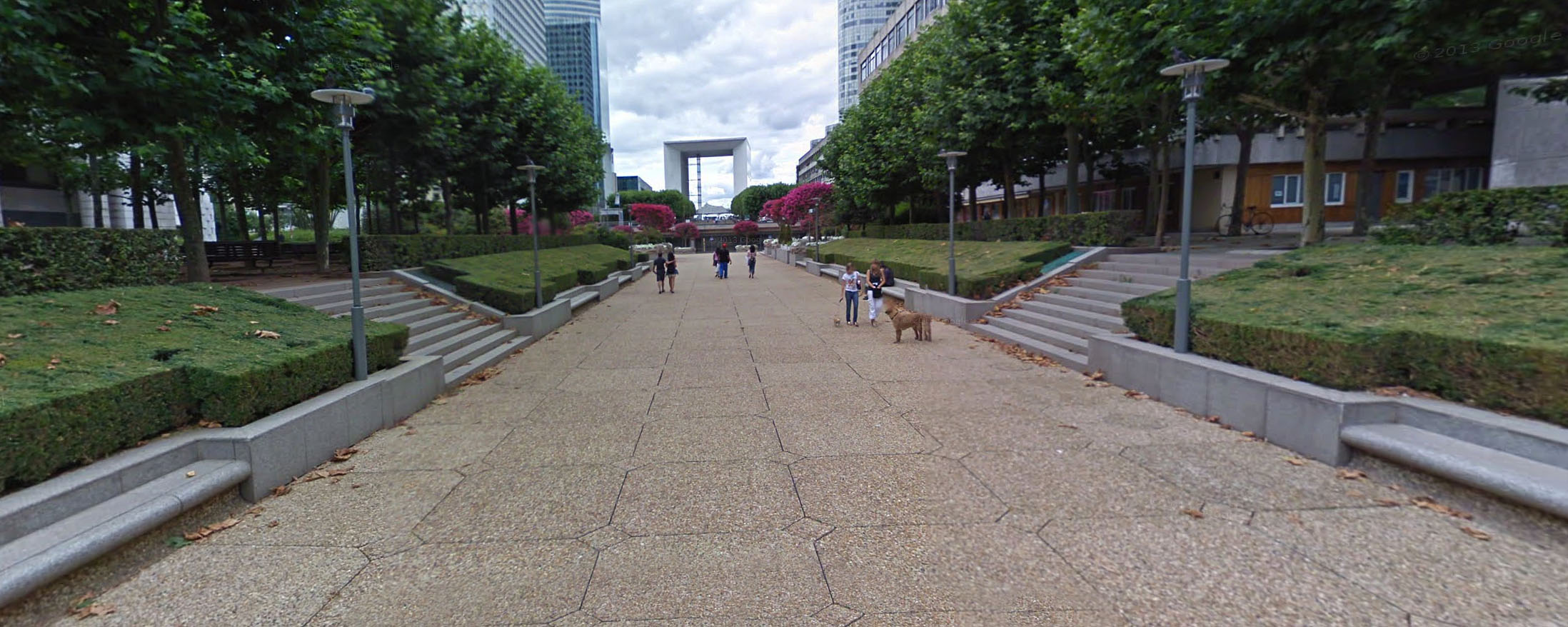 La Place basse Spot Street Puteaux Skate Spot 3/5