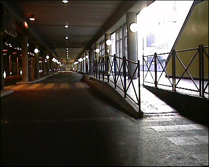 La Villette Parking Indoor Paris Skate Spot 4/5