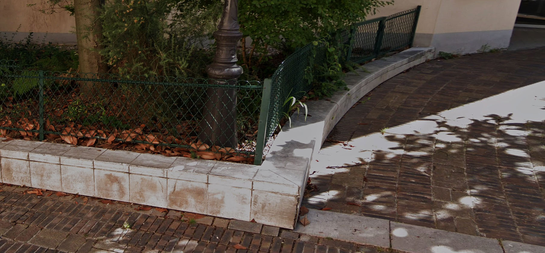 Laurencin Street Spot Street Paris Skate Spot 3/5