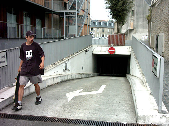 Théâtre de Cornouaille Spot Street Quimper Skate Spot 3/5