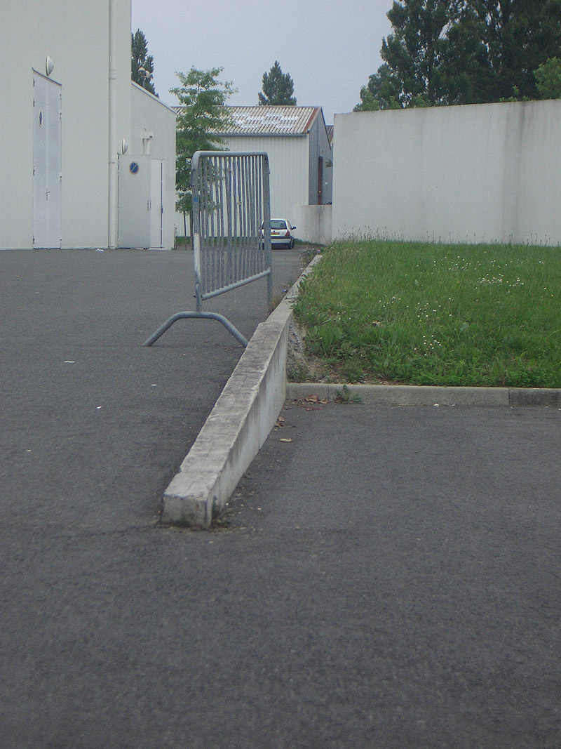 Gymnase Dugast Spot Street Rezé Skate Spot 3/5