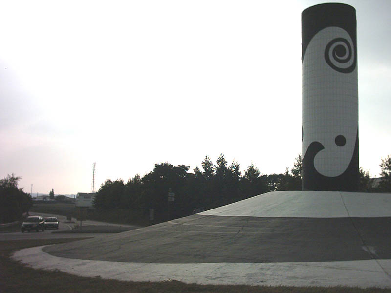 Rond Point Vache Spot Street Chateaulin Skate Spot 3/5