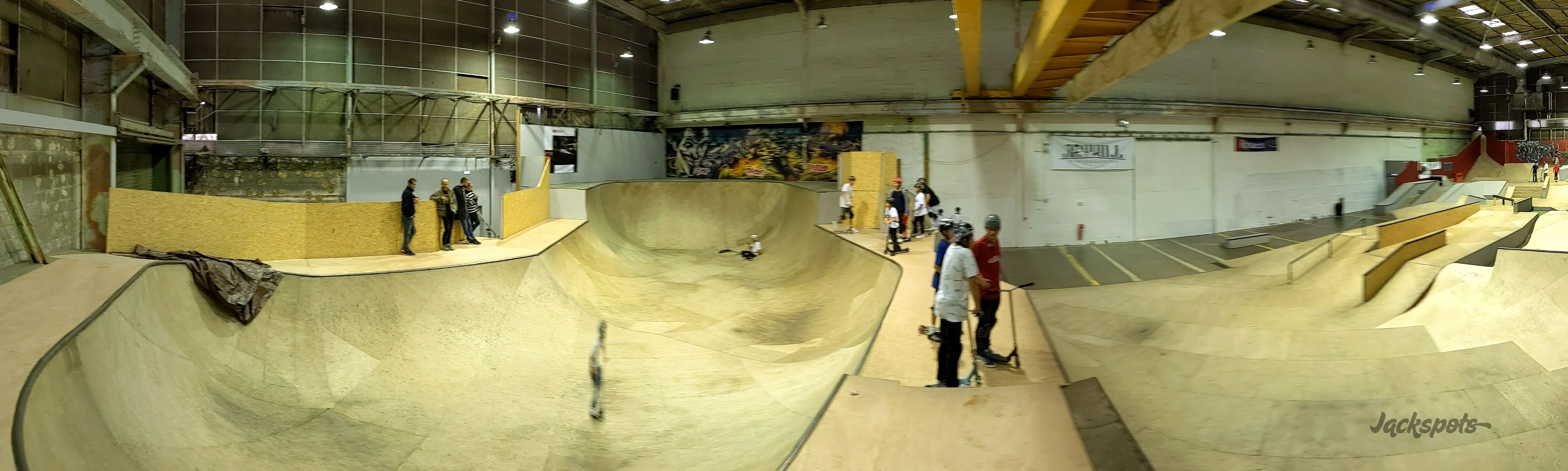 Skatepark of Rouen Indoor Rouen Skate Spot 5/5