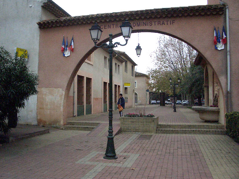Pole Social CCAS Spot Street Sérignan Skate Spot 2/5