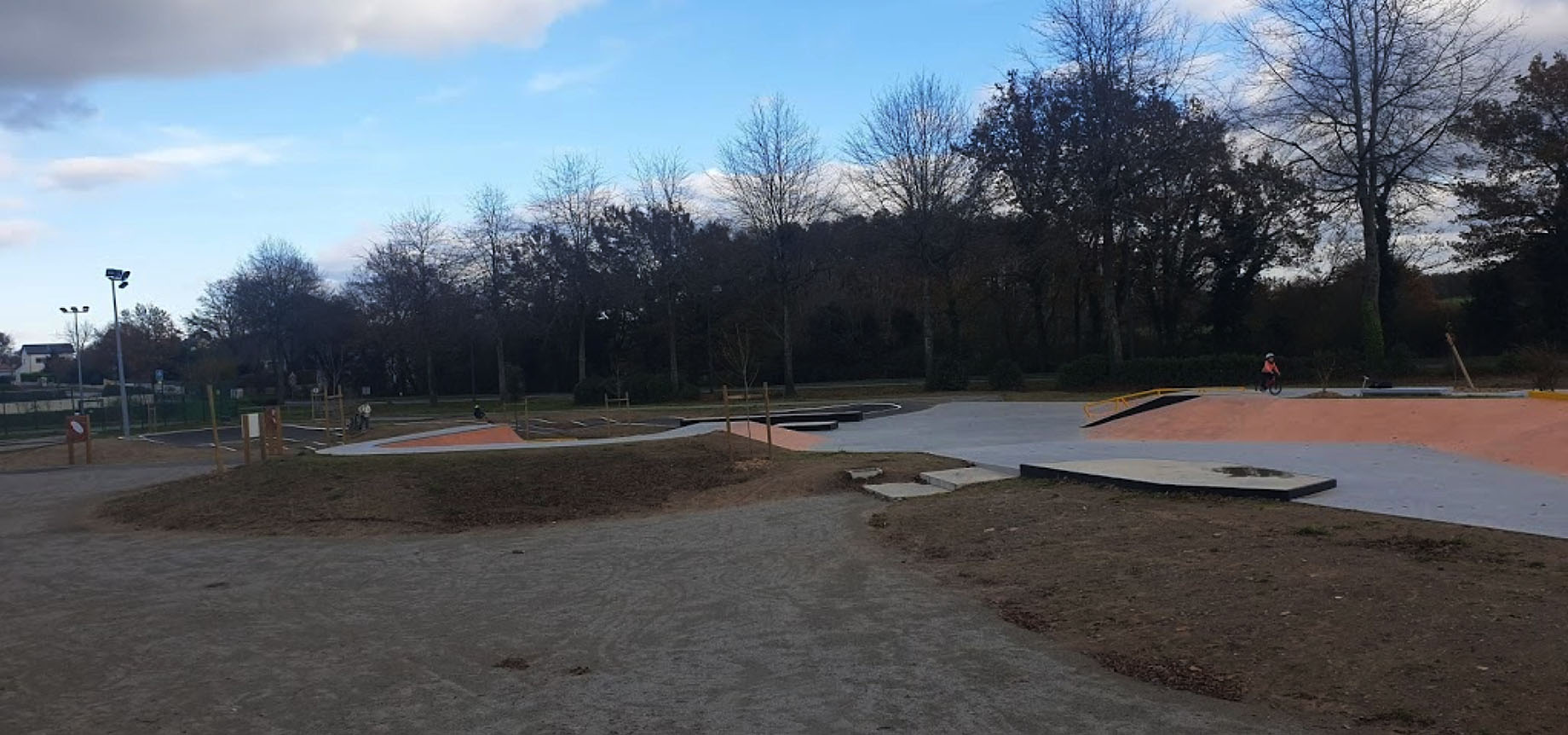 Étang de la Verdière Skatepark Saint Mars du Désert Skate Spot 3/5