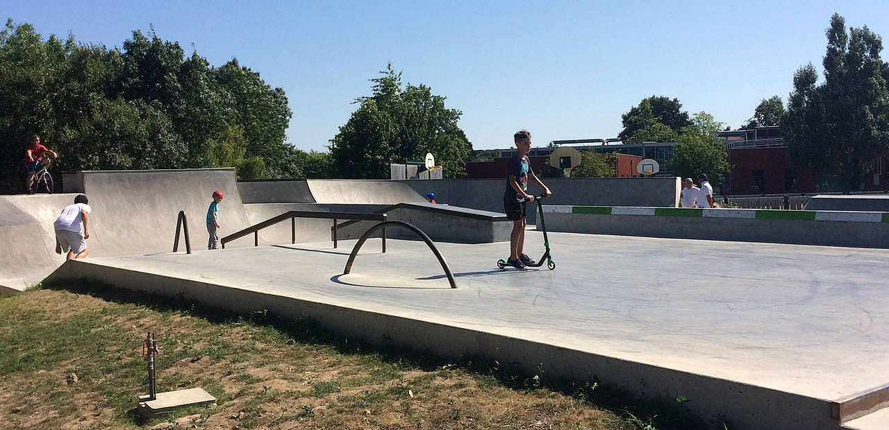 Le Lac Bowl Saint Viaud Skate Spot 4/5