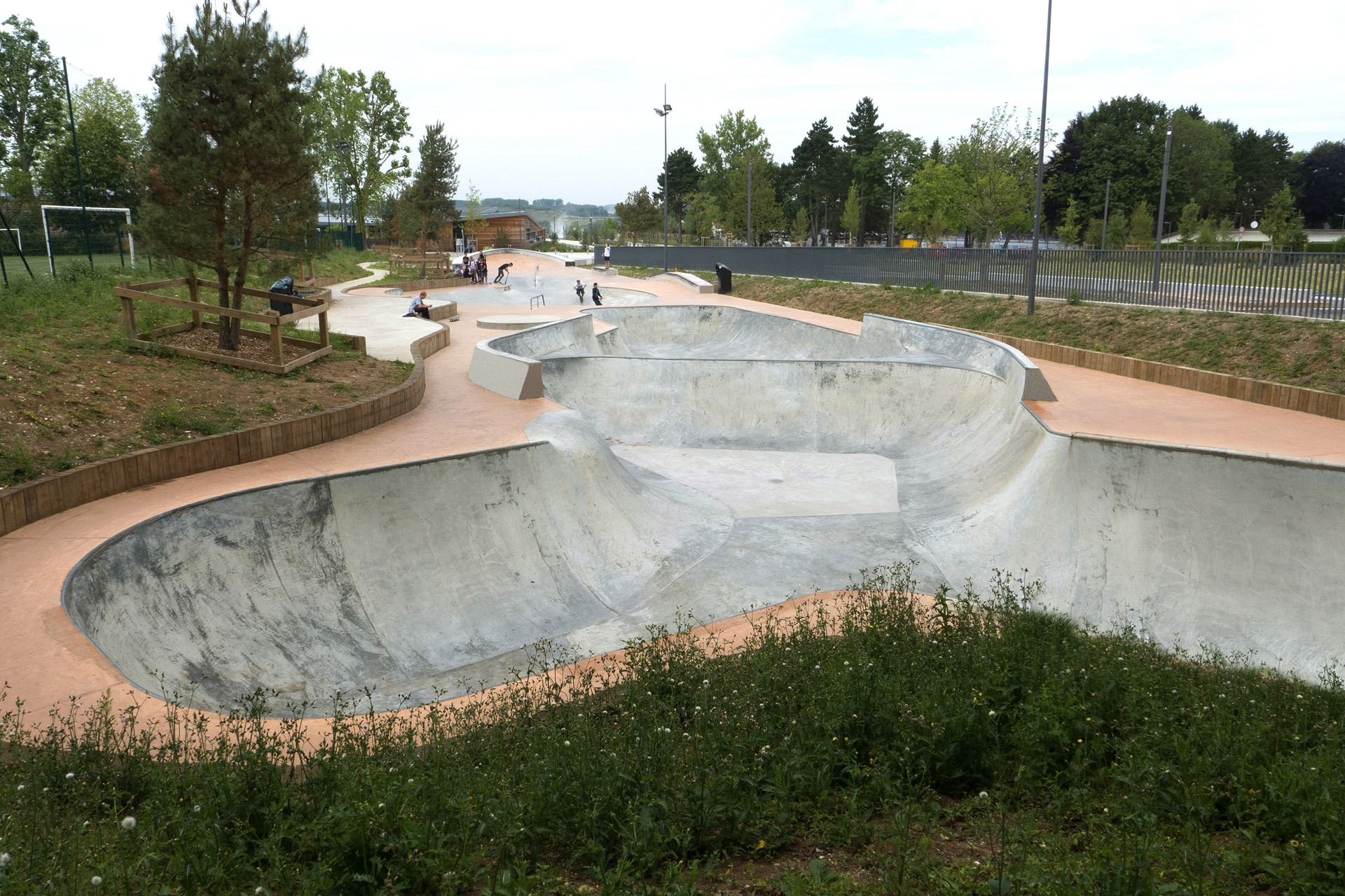Quartier Moulins Skatepark Bruay la Buissière Skate Spot 3/5