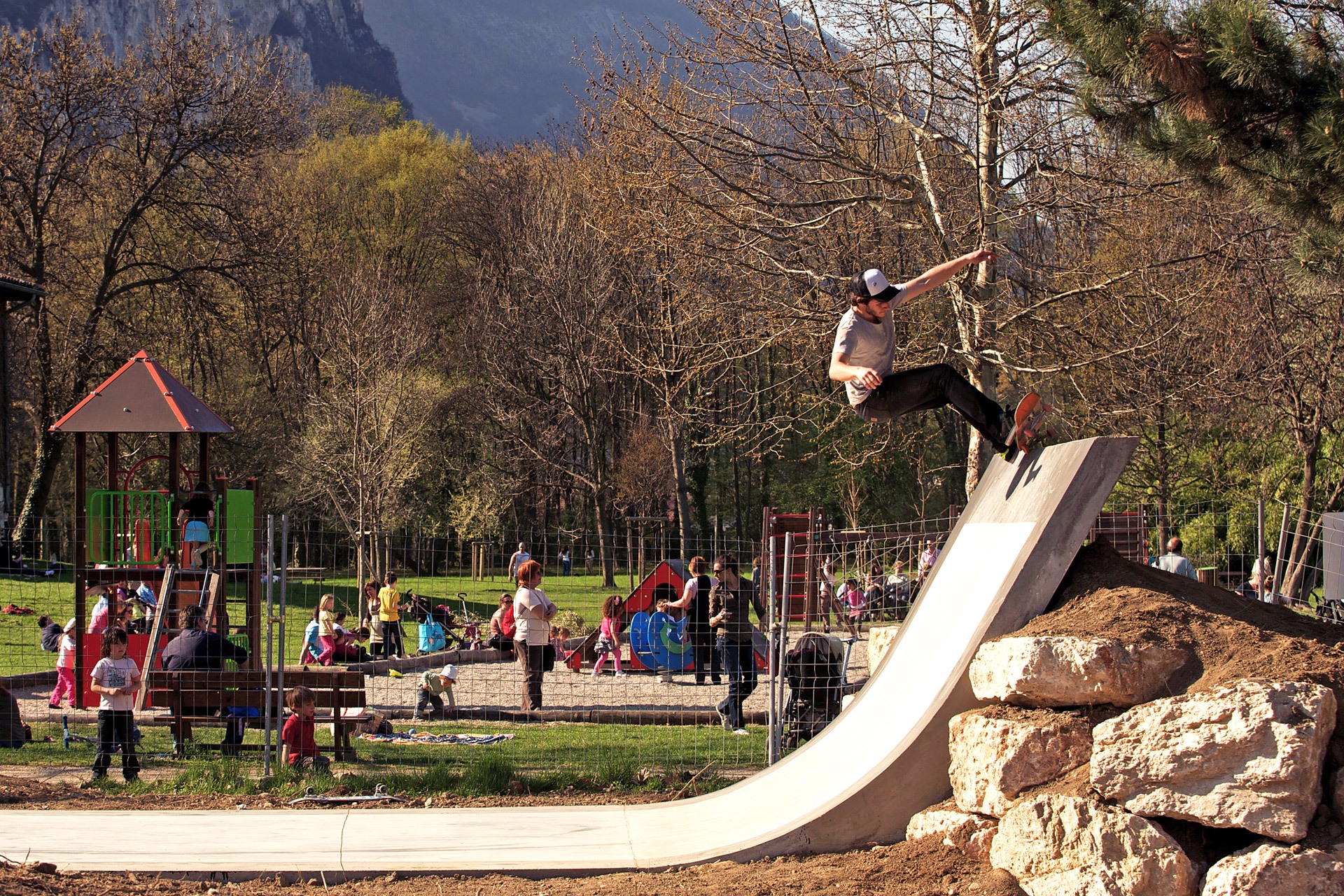 La Poya Skatepark Fontaine Skate Spot 4/5