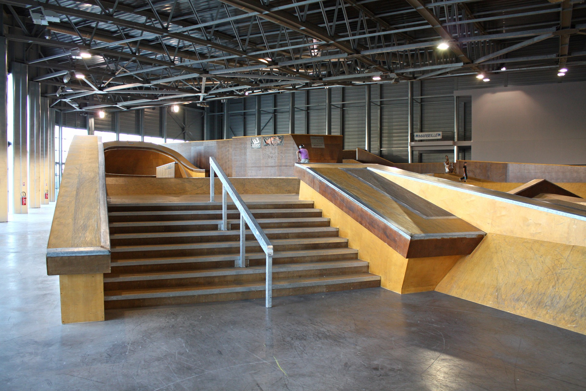 Palais Omnisports Indoor Marseille Skate Spot 5/5