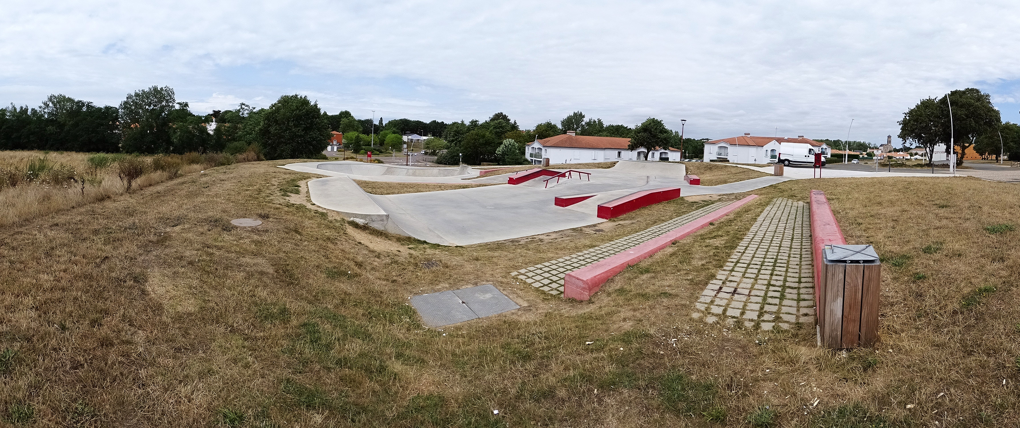 Médiathèque Rimbaud Skatepark Les Sables d' Olonne Skate Spot 4/5