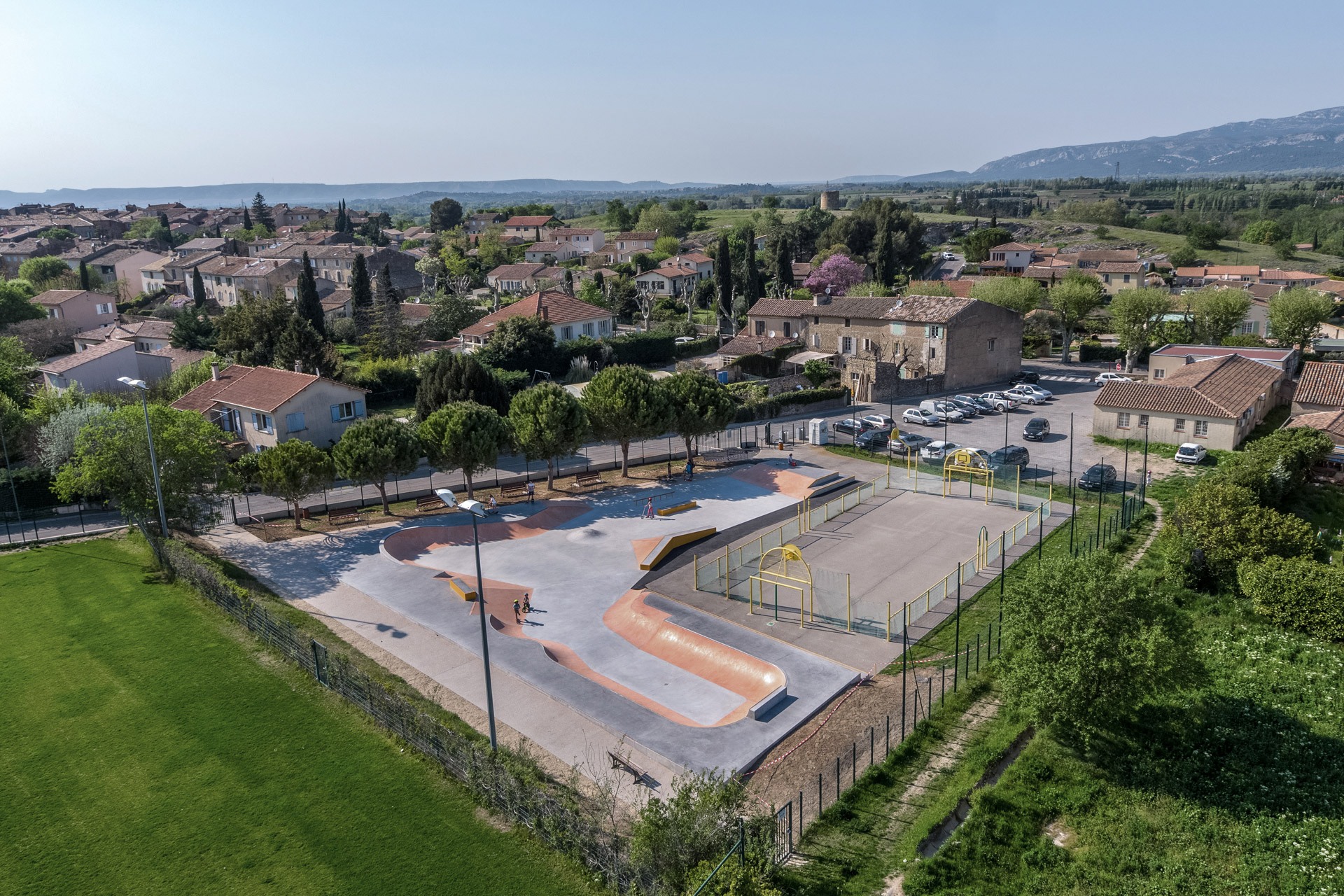 Le Bastidon Skatepark Alleins Skate Spot 4/5