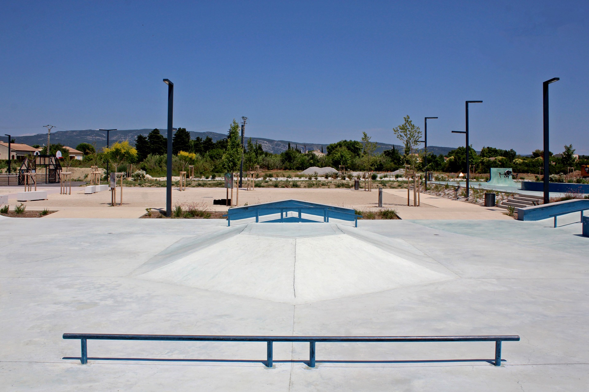 Isle Skatepark L' Isle sur la Sorgue Skate Spot 4/5