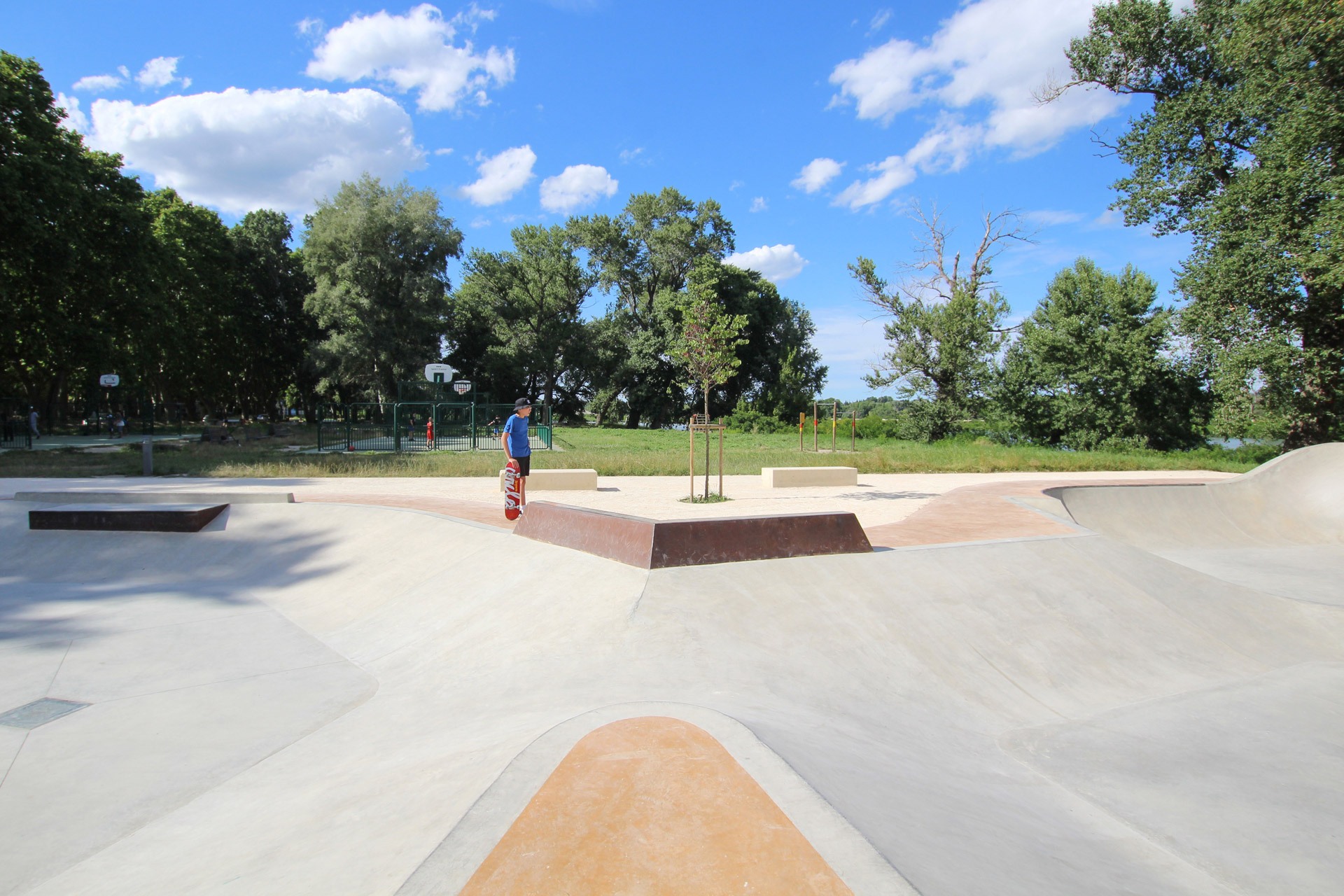 Casino Bowl Beaucaire Skate Spot 4/5